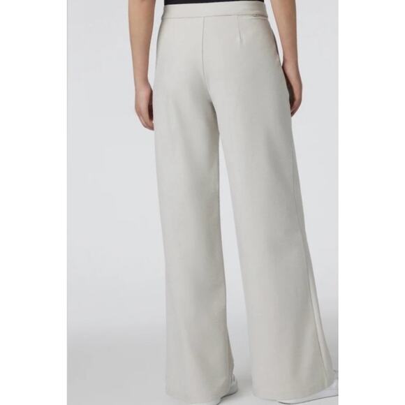 Vuori Elevation Trouser Dreamknit Move Pleated Pants Ecru Heather | M EUC - Picture 6 of 12